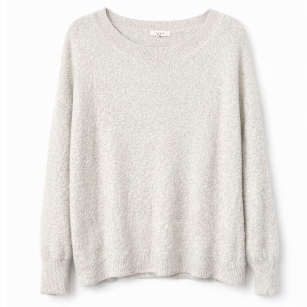 Maurices Fuzzy Sweater Womens L Cream Soft Cozy Plush Minimalist Soft Cozycore